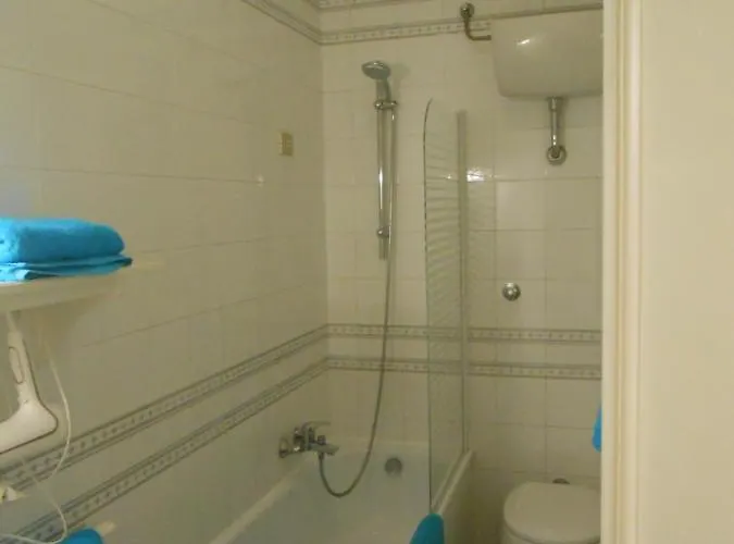 Tra I Tetti Con Bagno Privato פיזה