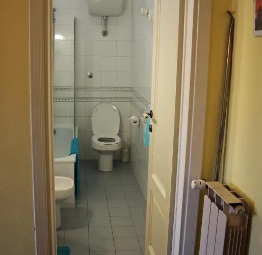 בית הארחה Tra I Tetti Con Bagno Privato פיזה