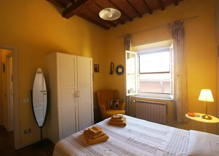 Tra I Tetti Con Bagno Privato בית הארחה פיזה