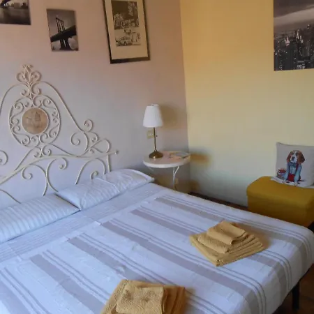 Tra I Tetti Con Bagno Privato Guest house